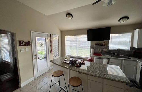 Atascocita House | NE Houston, Whole House, 3 bed 2 bath, 15 min from IAH Airport