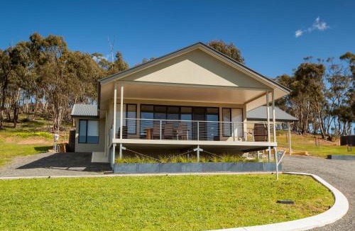 Emu Flat Cabin | Neagles Retreat Villas