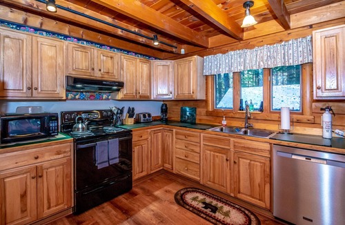 Bartlett House | Near 4 Ski Areas & Story Land, Indoor & Outdoor Pools, Fitness, Super Clean