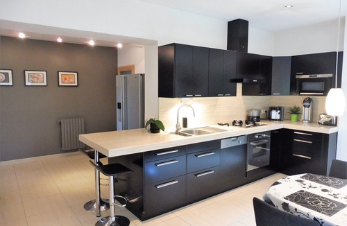 Cabries House | Near Aix-en-Provence, beautiful villa with swimming pool on wooded grounds