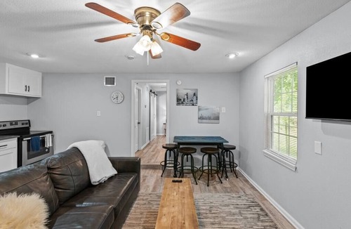 Broadmoor House | Near all Hospitals! BAFB Restaurants and Shopping