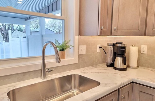 Lebanon House | Near Annville, Cornwall, Hershey, Lititz. Completely renovated. 30 day minimumnn