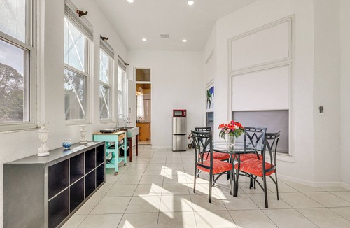 Ruskin Apartment | Near Apollo Beach! Bright Apt w/Essentials
