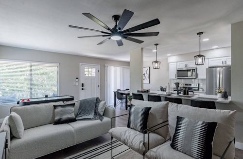 The Lakes Condo | *Near ASU *Long Stays Welcome* Pool~Sundevil Stay