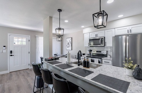 The Lakes Condo | *Near ASU *Long Stays Welcome* Pool~Sundevil Stay