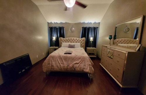 Dallas House | Near AT&T Stad., Globe Life, 6Flags, 4BDRM!