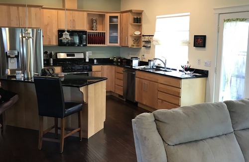 Springfield Cabin | Near Autzen Stadium