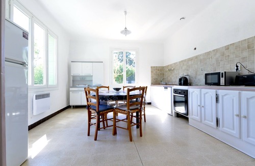 Sorgues House | Near Avignon and the vineyards of Chateauneuf du Pape, in the heart of Provence