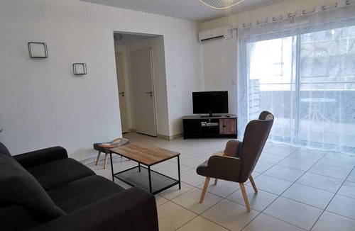 Vedene Apartment | Near Avignon, T3 apartment with large terraces.