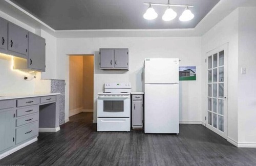 Trenton House | NEAR BATAWA SKI HILL/BY THE RIVER 5 BEDS + Riverview King Bed Homen
