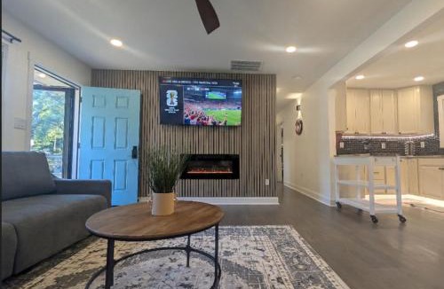 Smyrna House | Near Battery Games Firepit Kitchen Laundry Patio