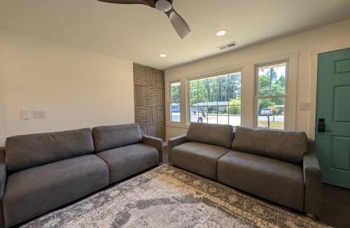 Smyrna House | Near Battery Games Firepit Kitchen Laundry Patio