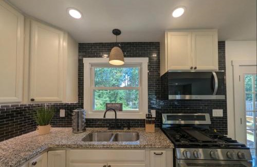 Smyrna House | Near Battery Games Firepit Kitchen Laundry Patio