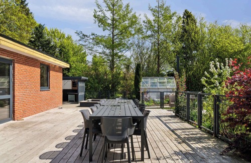 Hvalpsund Villa | Near beach and golf with multi-purpose room