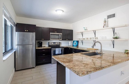 Bay Harbor Islands Apartment | Near Beach & Bal Harbour Shops with Parking
