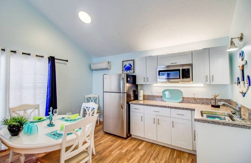 Siesta Key Hotel | Near beach. Daily rentals. Villa 1, Pool. King bed