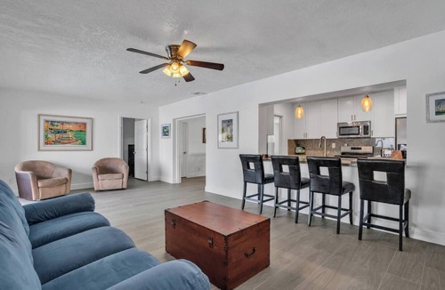 Garden Isles House | Near beach, spacious 4bd, pool/waterfront/paddle boards.