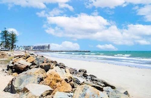 Glenelg Apartment | near beach unit 30