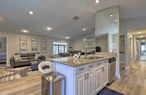 Hammocks Of Palm Harbor Cottage | Near Beaches & Dining: Palm Harbor Gem w/Pool