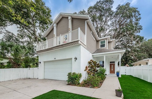 Tarpon Springs House | Near Beaches