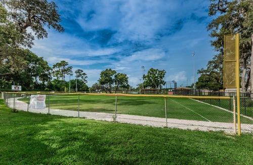 Tarpon Springs House | Near Beaches