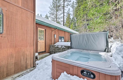 Glencoe House | Near Bear Valley: Peaceful Arnold Home w/Hot Tub