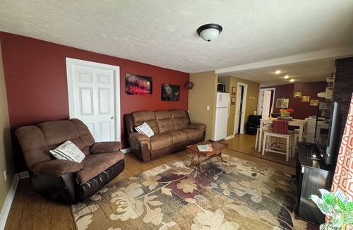 Oswego Apartment | NEAR BEAUTIFUL LAKE ONTARIO AND DOWNTOWN