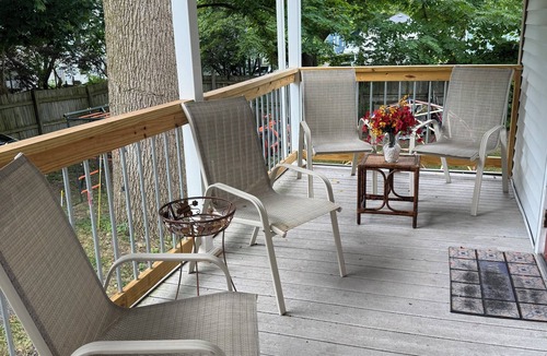 Oswego Apartment | NEAR BEAUTIFUL LAKE ONTARIO AND DOWNTOWN