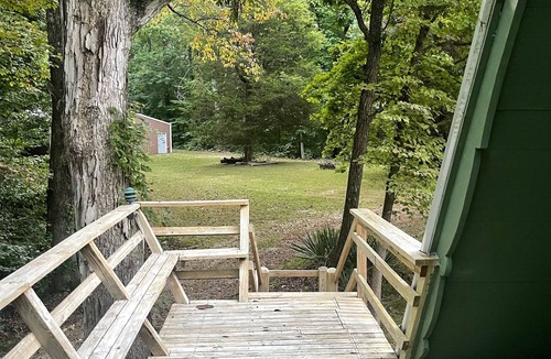 Heltonville Cabin | Near Blmgtn, Monroe Lake, Hoosier National, Harden Ridge, Paynetown State Park.
