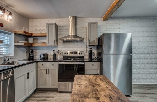 Stillwater Apartment | Near Boomer Lake & OSU - Relaxing Retreat