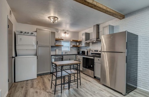 Stillwater Apartment | Near Boomer Lake & OSU - Relaxing Retreat
