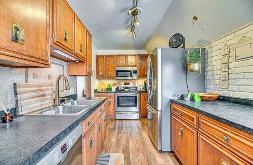 Naples Cabin | Near Canandaigua Lake: Retro Cabin w/Deck & Views