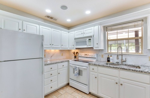 Carolyn Estates House | Near Cedar Creek Lake: Pet-Friendly Home w/Yard!