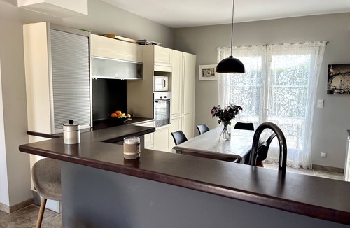 Gard Rhodanien Villa | Near Châteauneuf du Pape and Avignon, peaceful villa with secure swimming pool