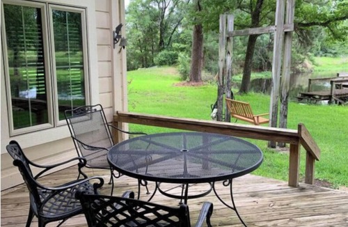 Anderson Cabin | Near College Station & A&M campus.Beautiful ranch cabin! Aggies welcomed.