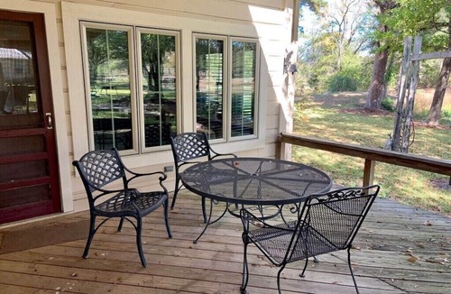 Anderson Cabin | Near College Station & A&M campus.Beautiful ranch cabin! Aggies welcomed.