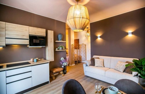 Como Apartment | Near Como Borghi (10 Floor Studio)