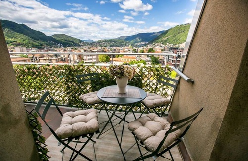 Como Apartment | Near Como Borghi (10 Floor Studio)