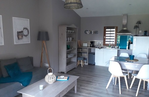 Loubers House | Near Cordes self-contained gîte, air-conditioned, private pool.