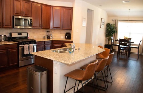Forney House | Near Dallas & Lake Hubbard, community pool, +4TVs