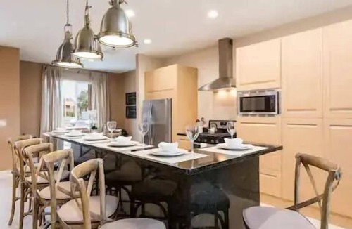 Florida Central Atlantic Coast Villa | Near Disney/Entire Home/Free Parking/Wi-Fi/BBQ Grill/Heated Shared Pool