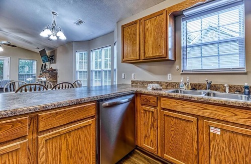 Pigeon Forge Ski Chalet | Near Dollywood & Splash Country 10 min, The Island, 5 min Seasonal Pool