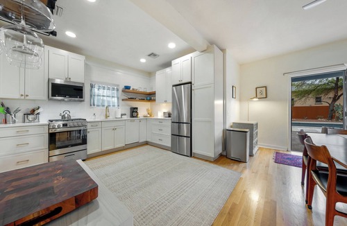 Armory Park House | Near Downtown! Charming bungalow w/heated pool in Armory Park Historic District