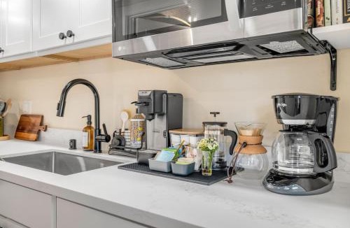 New Tacoma Apartment | Near Downtown & Waterfront, AC, Pet Friendly