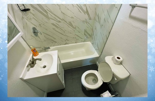 Rampart Village Apartment | Near DTLA's Vibrant Charm Studio for 2!