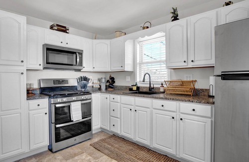 Carlisle Apartment | Near Fairgrounds, Dickinson, CPA Ballet! Private Deck!