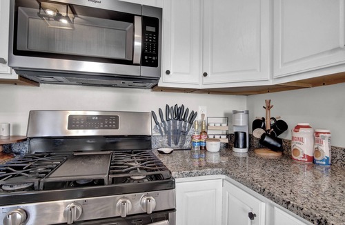 Carlisle Apartment | Near Fairgrounds, Dickinson, CPA Ballet! Private Deck!