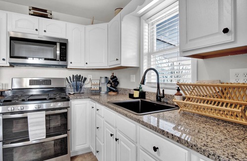 Carlisle Apartment | Near Fairgrounds, Dickinson, CPA Ballet! Private Deck!