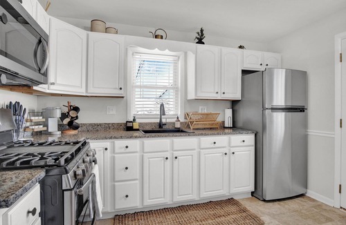 Carlisle Apartment | Near Fairgrounds, Dickinson, CPA Ballet! Private Deck!