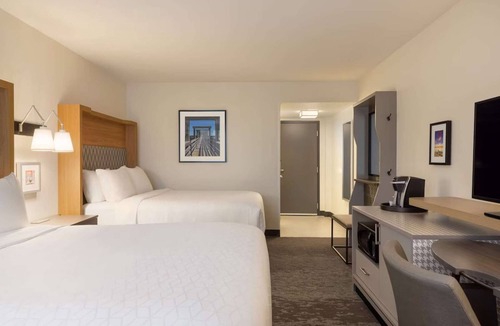 Fort Worth Hotel | Near Fort Worth Stockyards | Pool + Restaurant